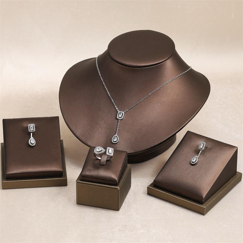 Benny Crystal Drop Jewelry Set